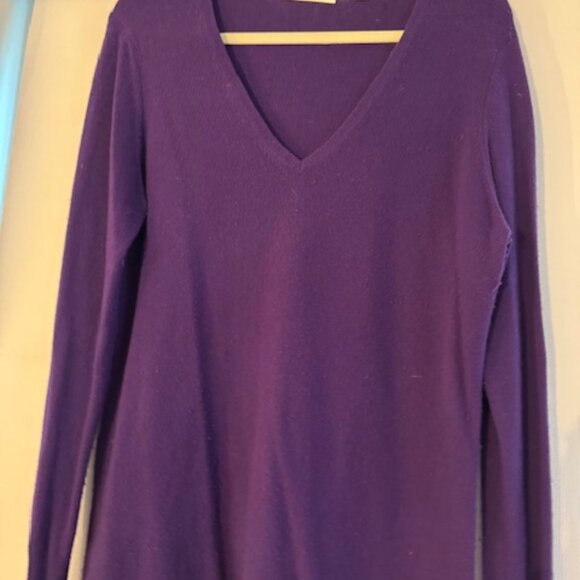 Cashmere Purple V-Neck Sweater - Picture 2 of 3